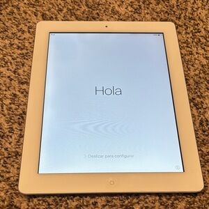 Apple IPad 4 with charger